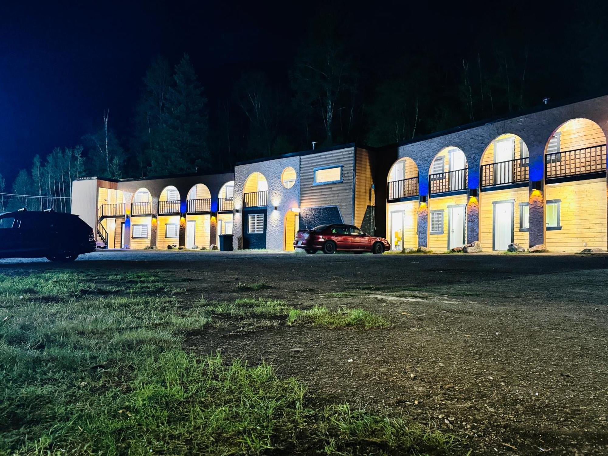 Avola Mountain Lodge エクステリア 写真